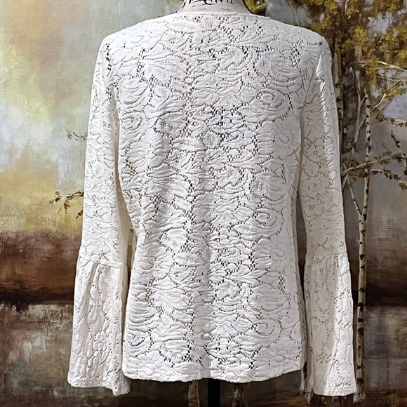 EUC CHICO’s White Lace Top with Long Gathered Bell Sleeves - Picture 3 of 10